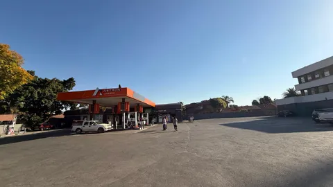 Constance Place  Birchleigh Gerke St, Birchleigh, 62 Koedoe Avenue has a RetailOffice Space Available To Let External Images Internal Images (2)